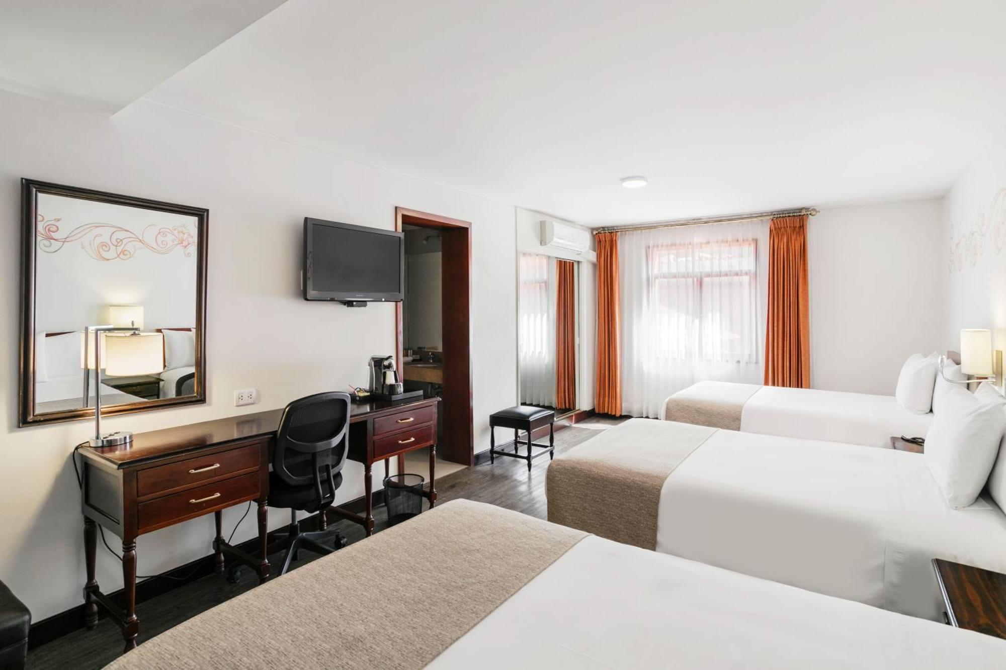 Готель Wyndham Costa Del Sol Куско Екстер'єр фото